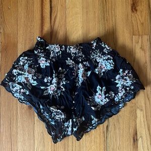Brand: Charlotte Russe Size: M Color: black/floral
